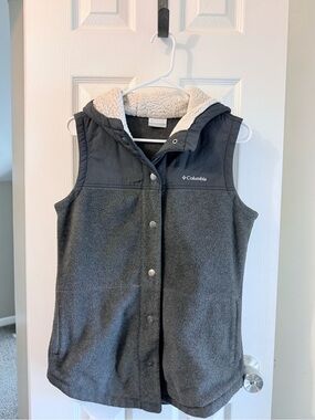 Columbia Fleece Vest in Charcoal Gray